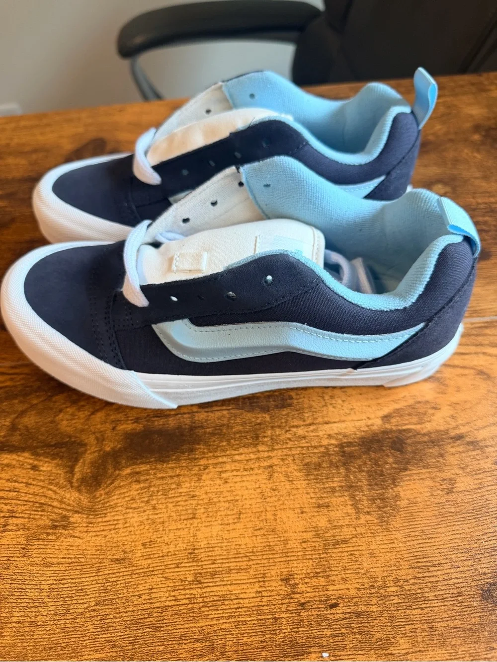 Vans Kids Low-Top Sneakers in Navy and Light Blue